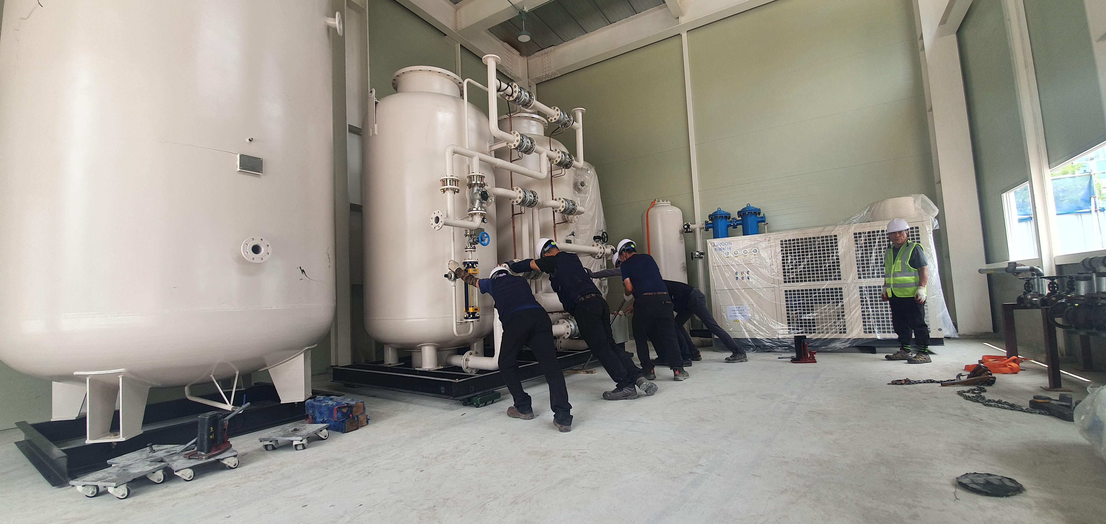 N2 : 700루베/99.9999%/경남/화학